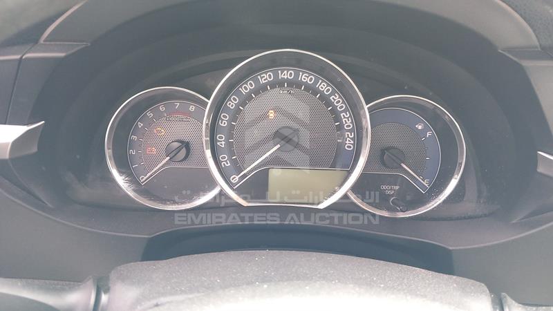 RKLBL9HE7F5236244 Auction: EmiratesAuction Lot: 408508 RKLBL9HE7F5236244 Toyota Corolla 2015 GREY Photo 16