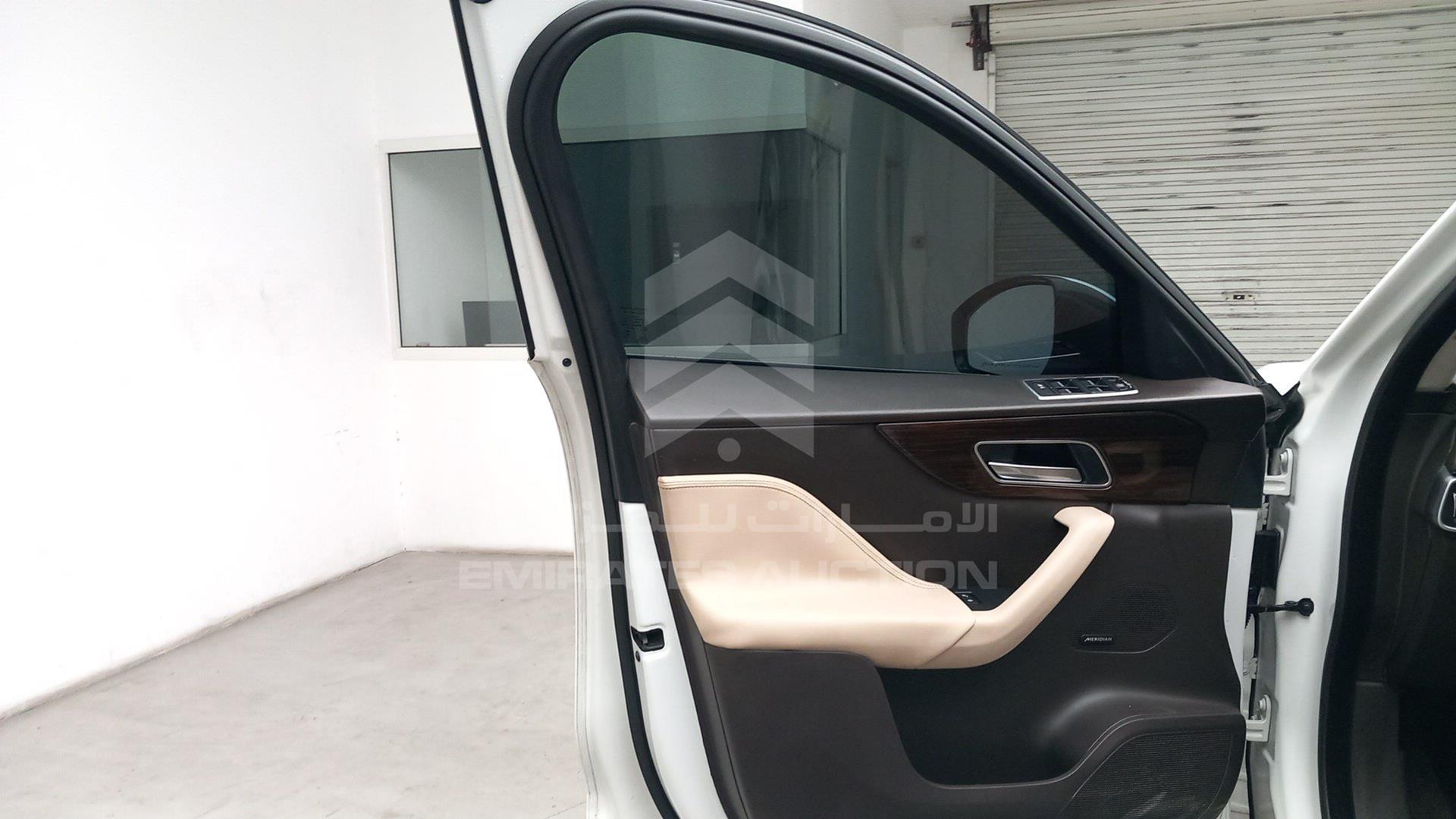2018 JAGUAR F-PACE VIN: SADCA2BX6JA277882
