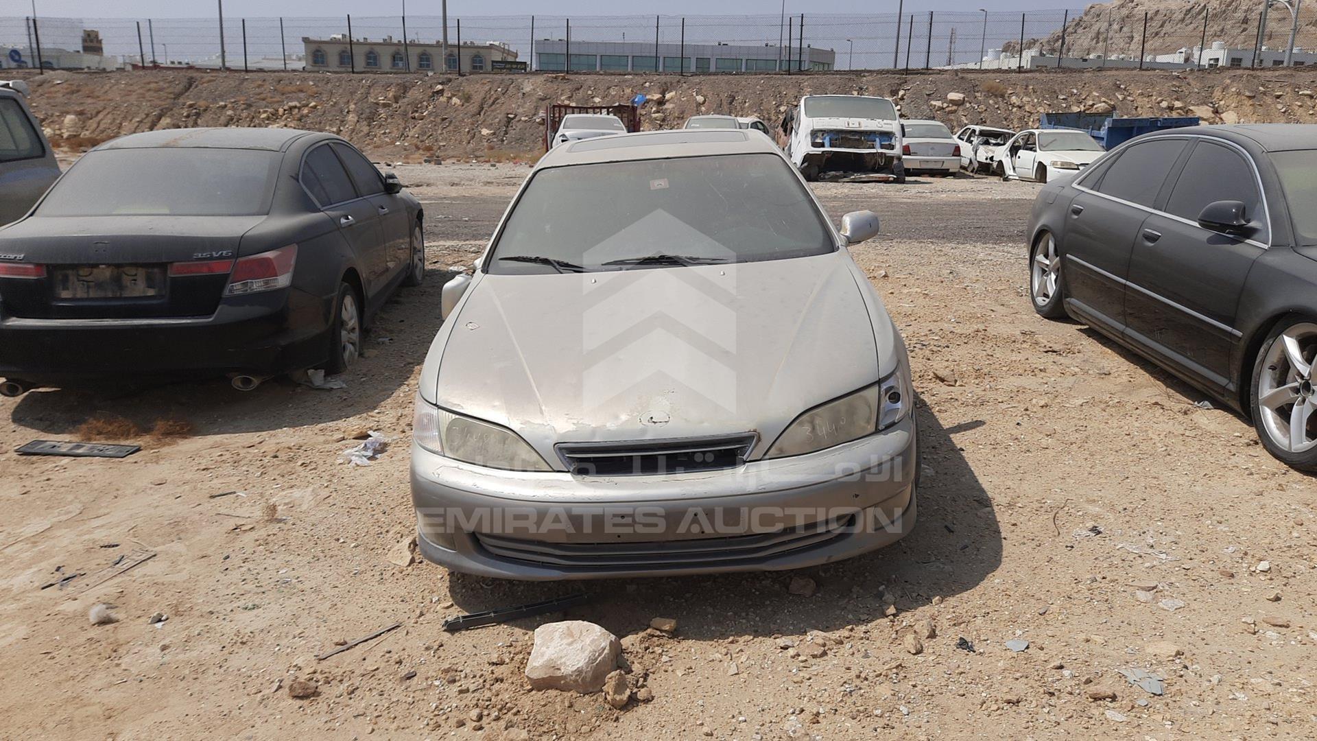 2000 LEXUS ES 300 VIN: JT8BF28G7Y0271877