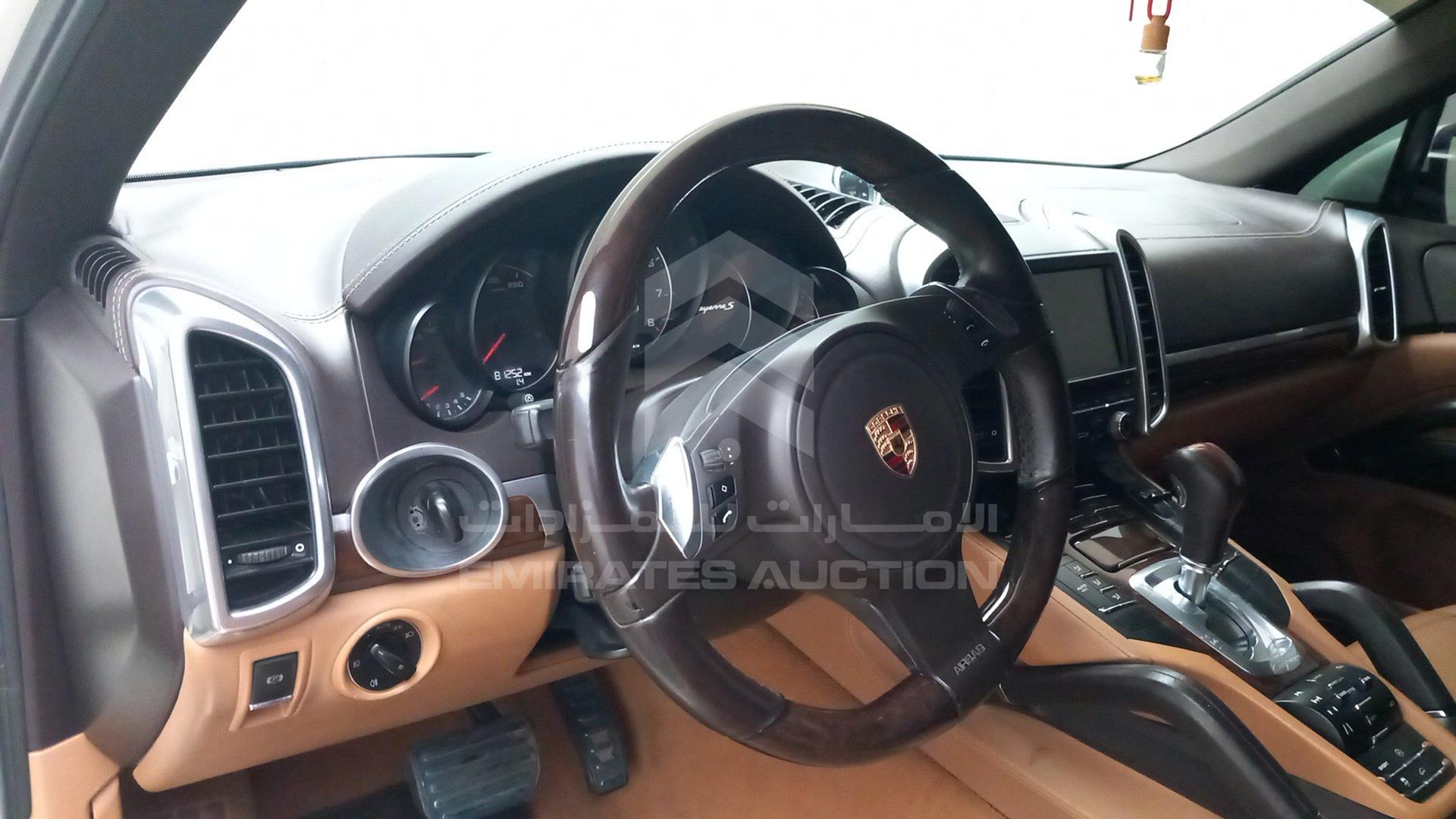 2011 PORSCHE CAYENNE VIN: WP1ZZZ92ZBLA50727