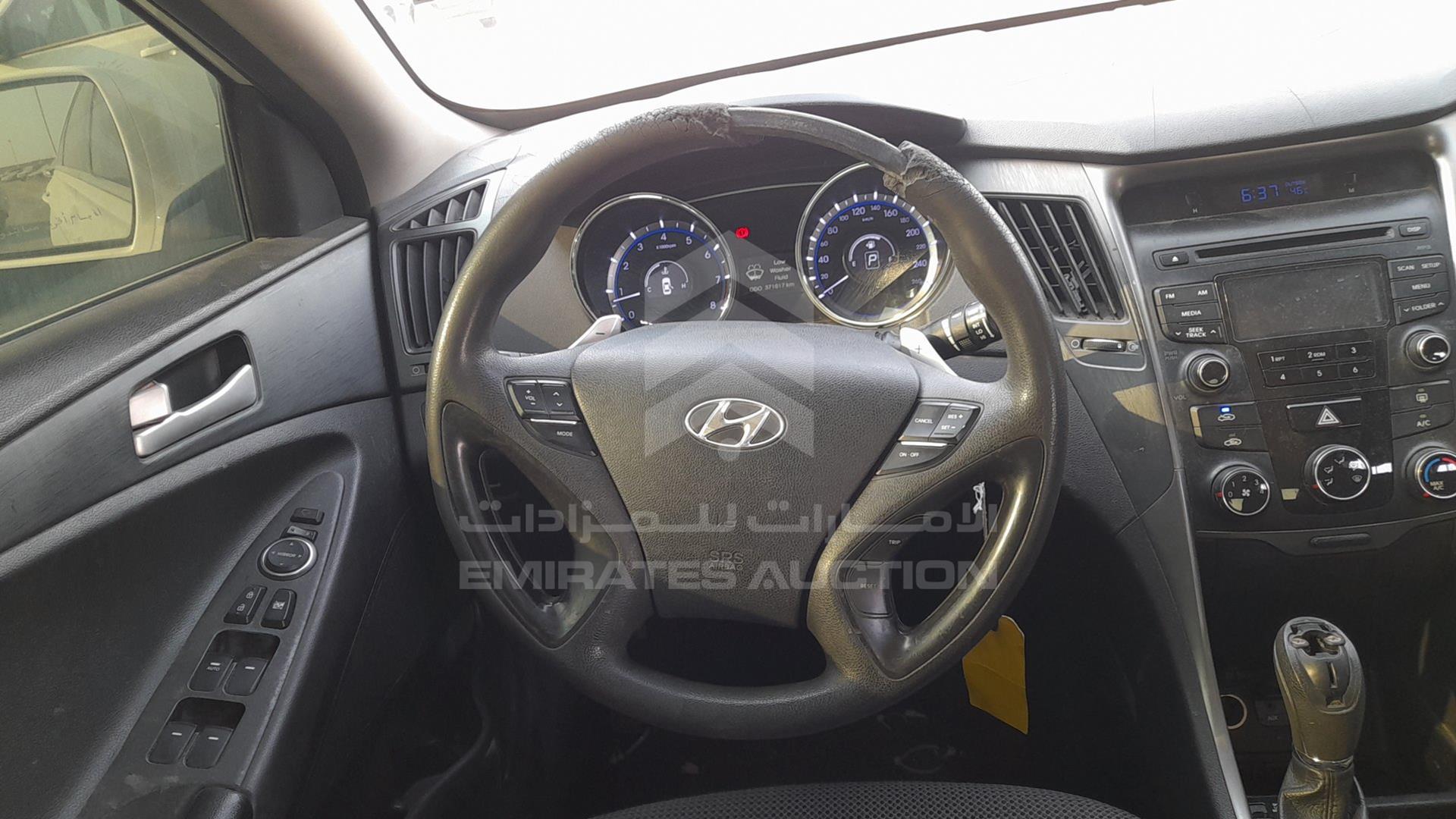 2014 HYUNDAI SONATA VIN: KMHEB41C7EA624942