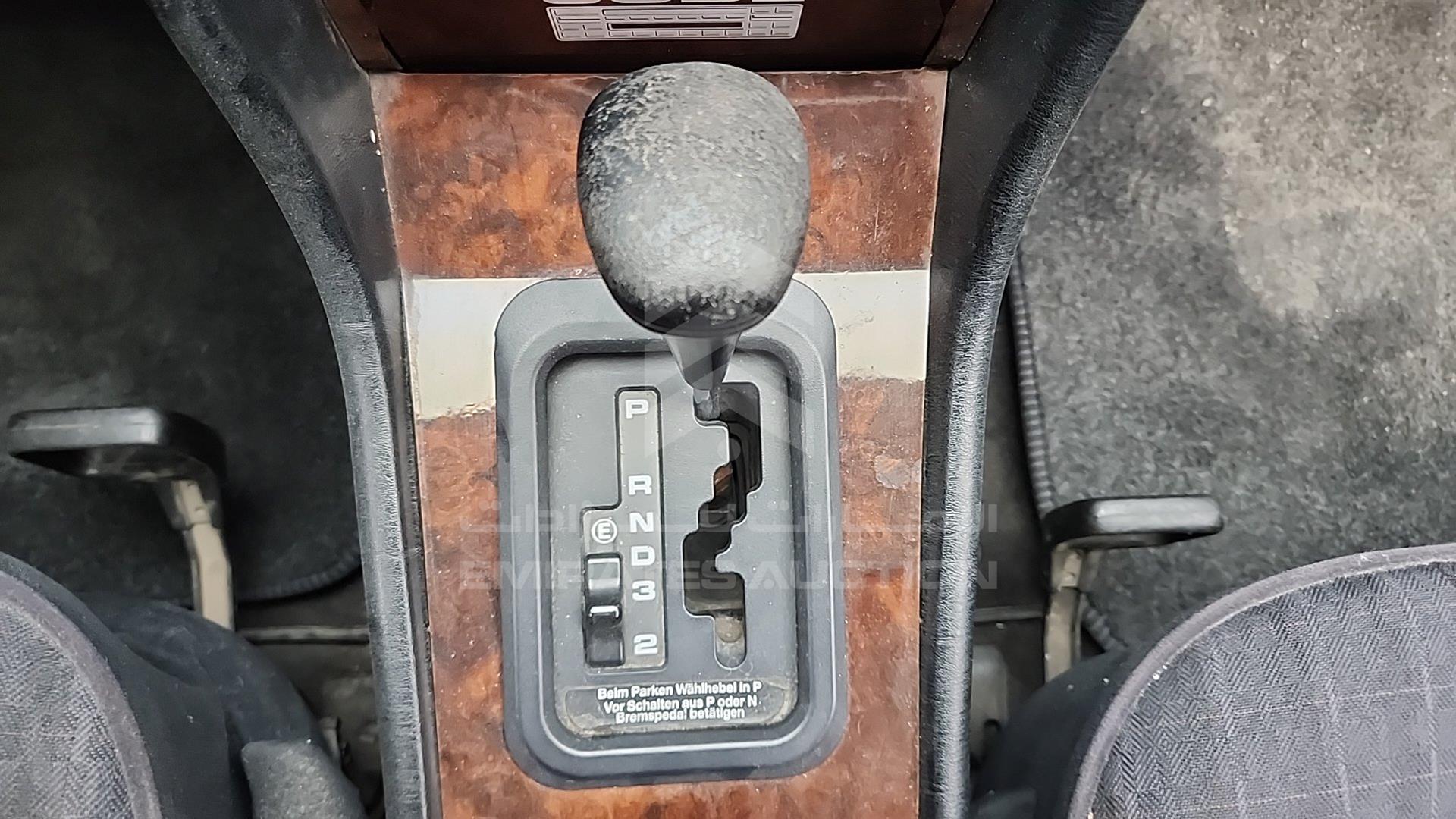 1992 MERCEDES E 300 VIN: WDB1240301B701480