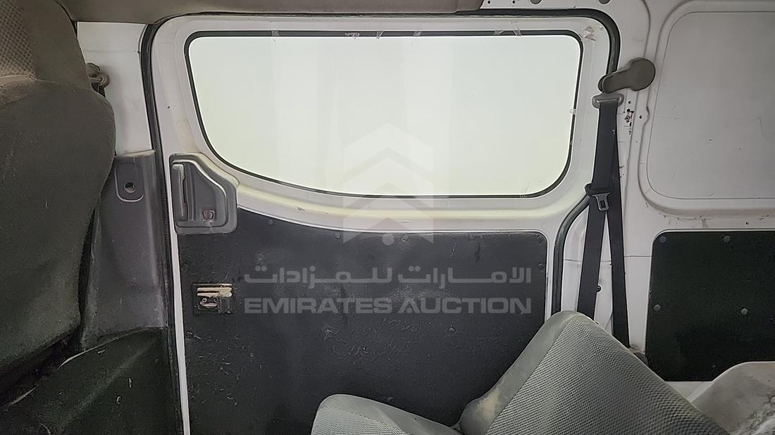 نيسان أورفان 2015 — الباب الخلفي الأيمن — صورة 16