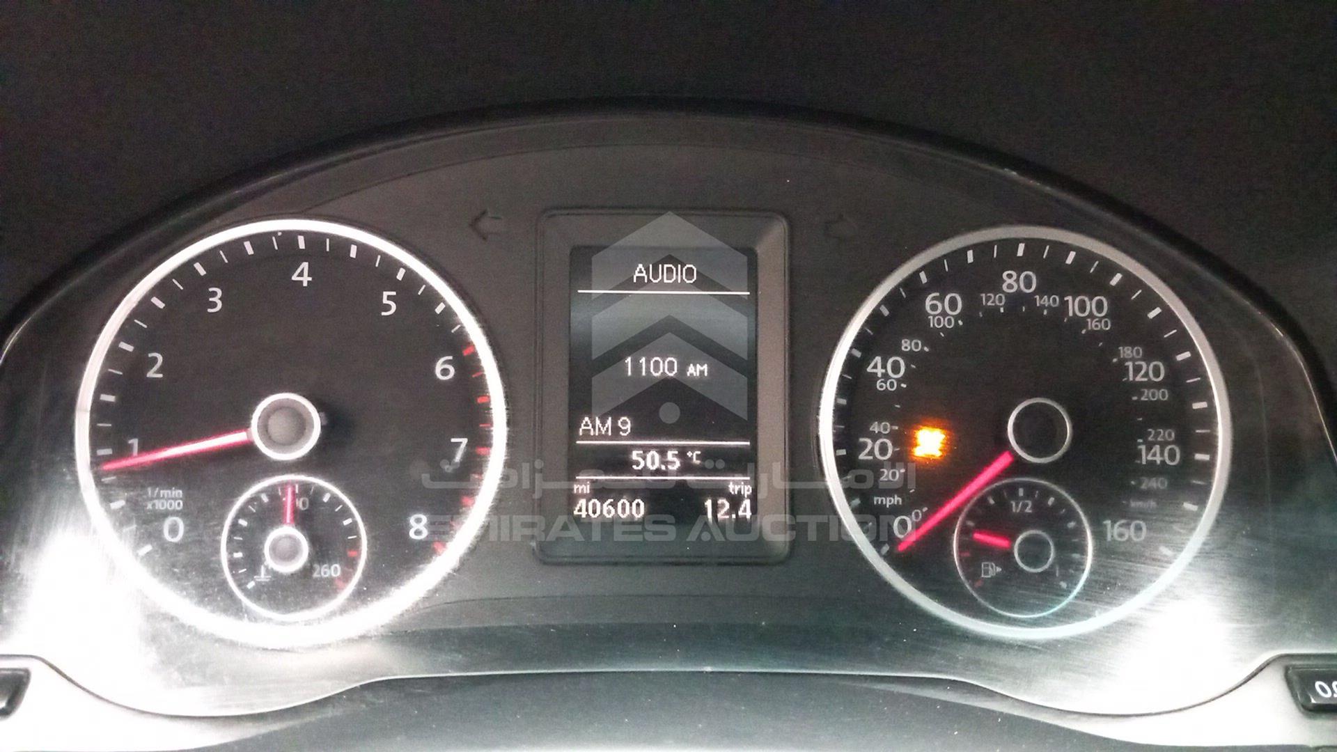 2017 VOLKSWAGEN TIGUAN VIN: WVGAV7AX1HK045504