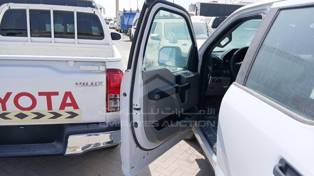 فورد اف 150 2019 — الباب الأمامي الأيسر — صورة 11