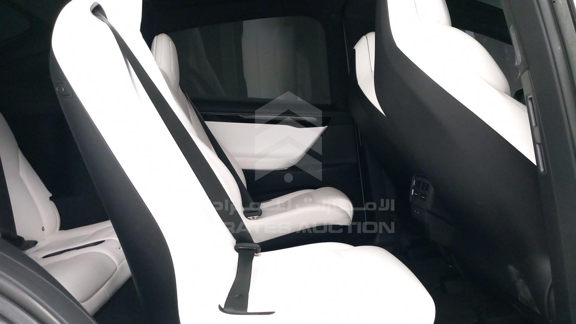 2018 TESLA MODEL X VIN: 5YJXCCE27JF116185