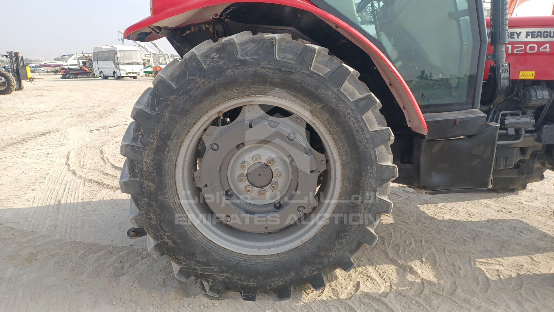2018 MASSEY FERGUSON --- VIN: AGCM1204TC5052006