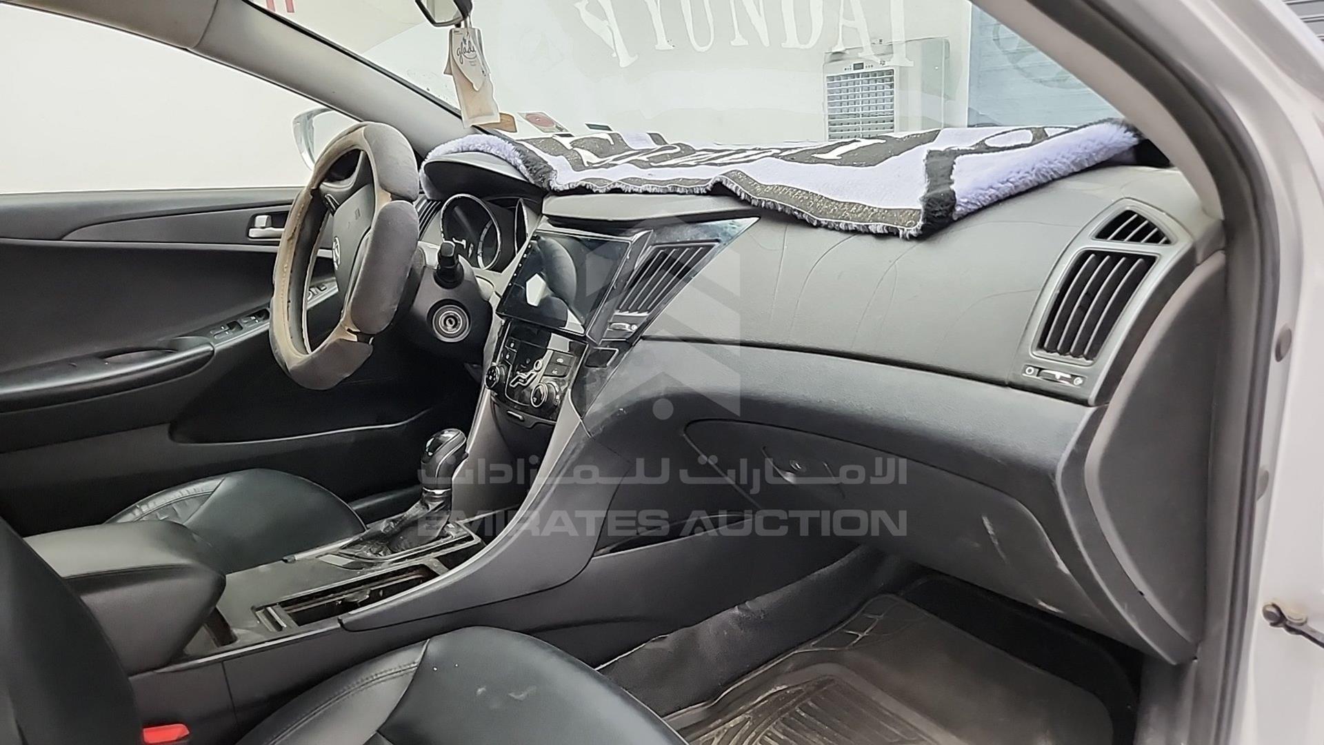2012 HYUNDAI SONATA VIN: KMHEC41LBCA417898