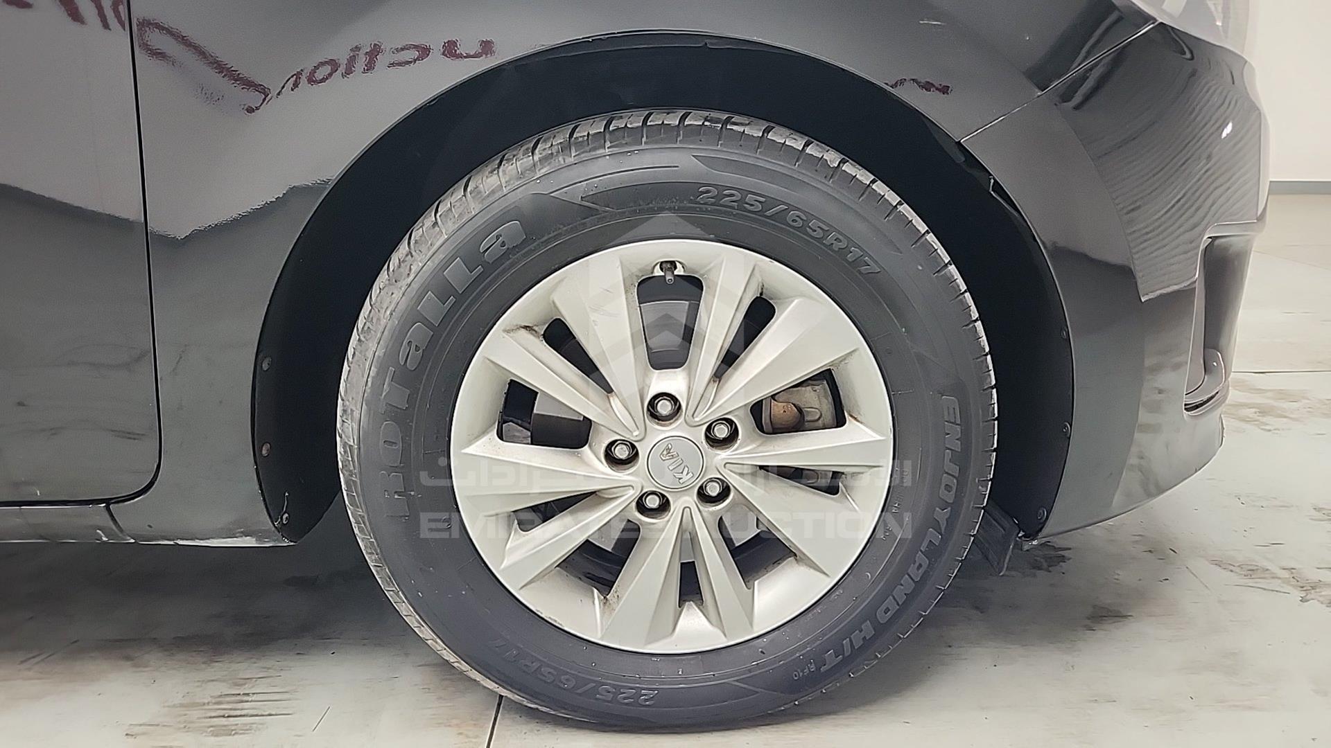 2016 KIA SEDONA VIN: KNDMB5C18G6085920