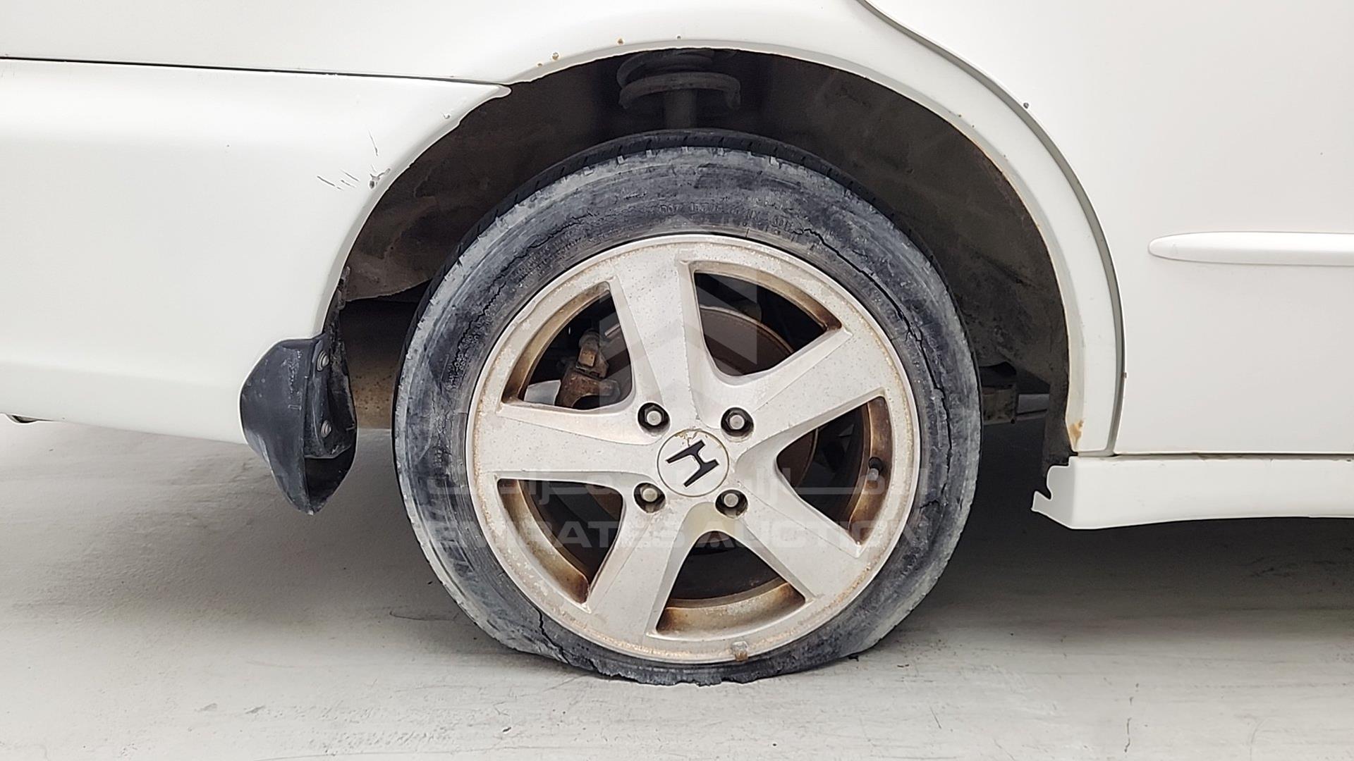 1998 HONDA ACCORD VIN: 1HGCG5656WA200748