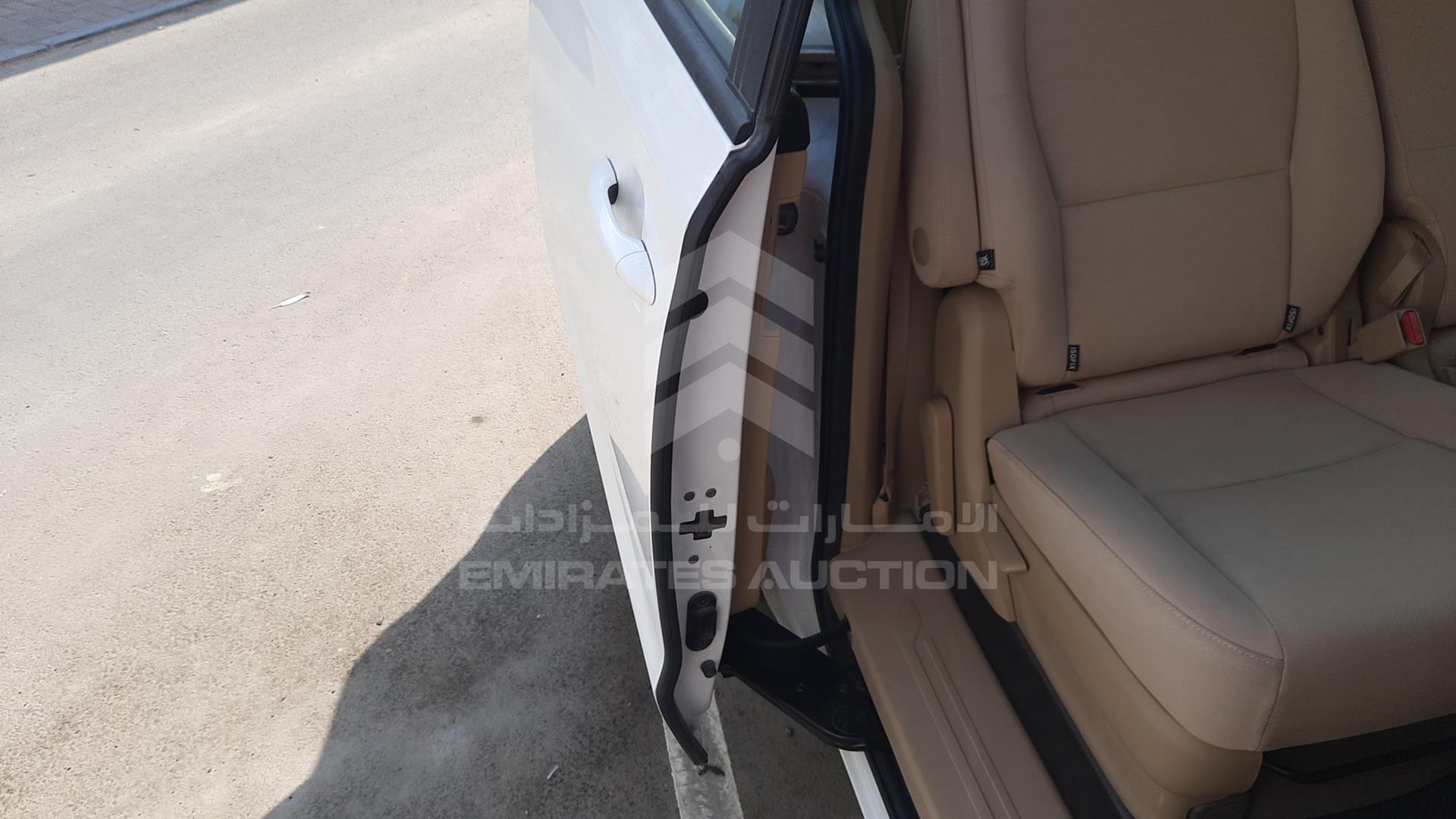 2020 KIA CARNIVAL VIN: KNAMB8121L6645491