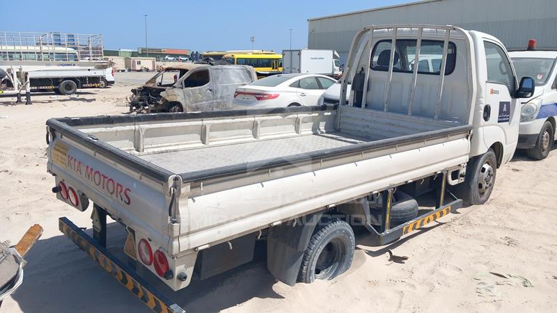 KNCWJ272XE7823774 Auction: EmiratesAuction Lot: 406614 KNCWJ272XE7823774 Kia K4000 2014 WHITE Photo 9