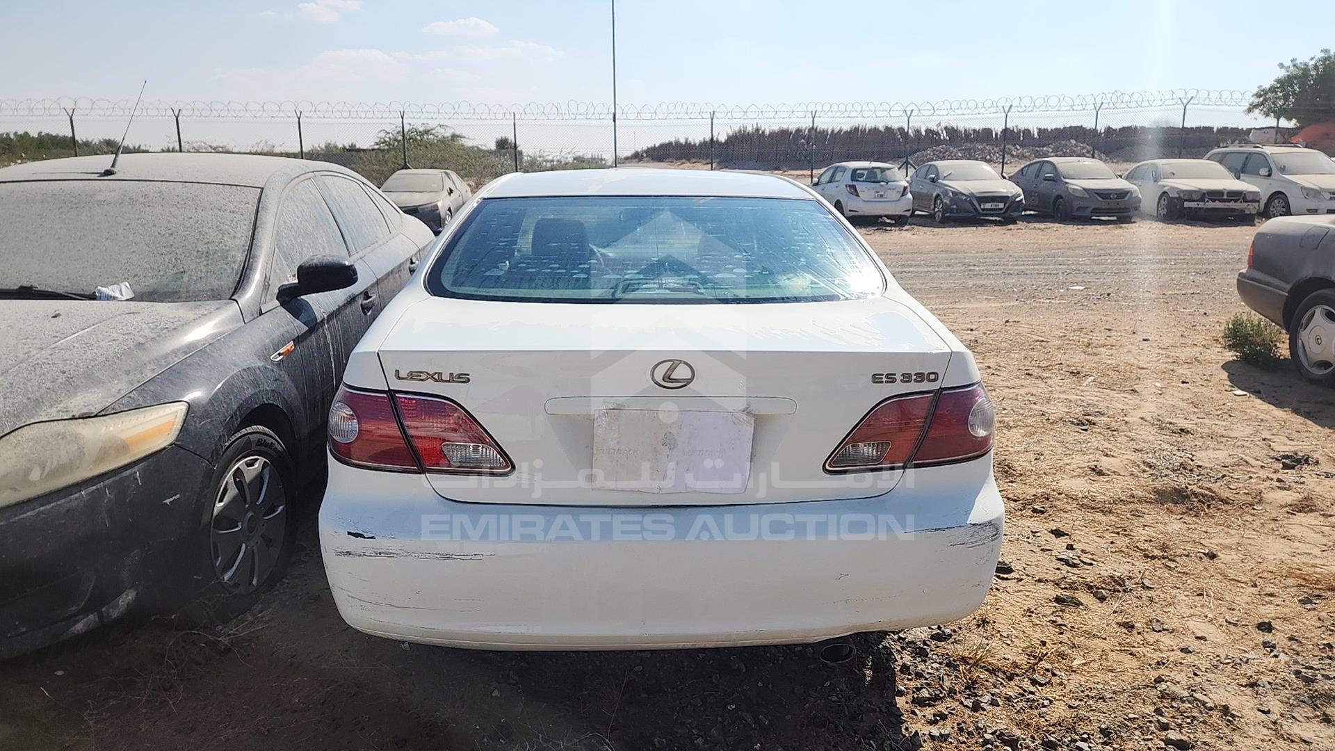 2004 LEXUS ES 330 VIN: JTHBA30GX40014030