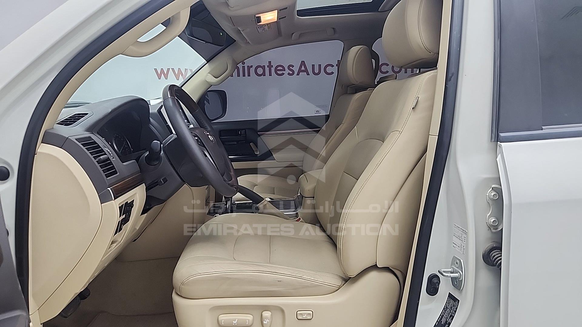 2017 TOYOTA LAND CRUISER GXR V6 VIN: JTMHU01J4H5125418