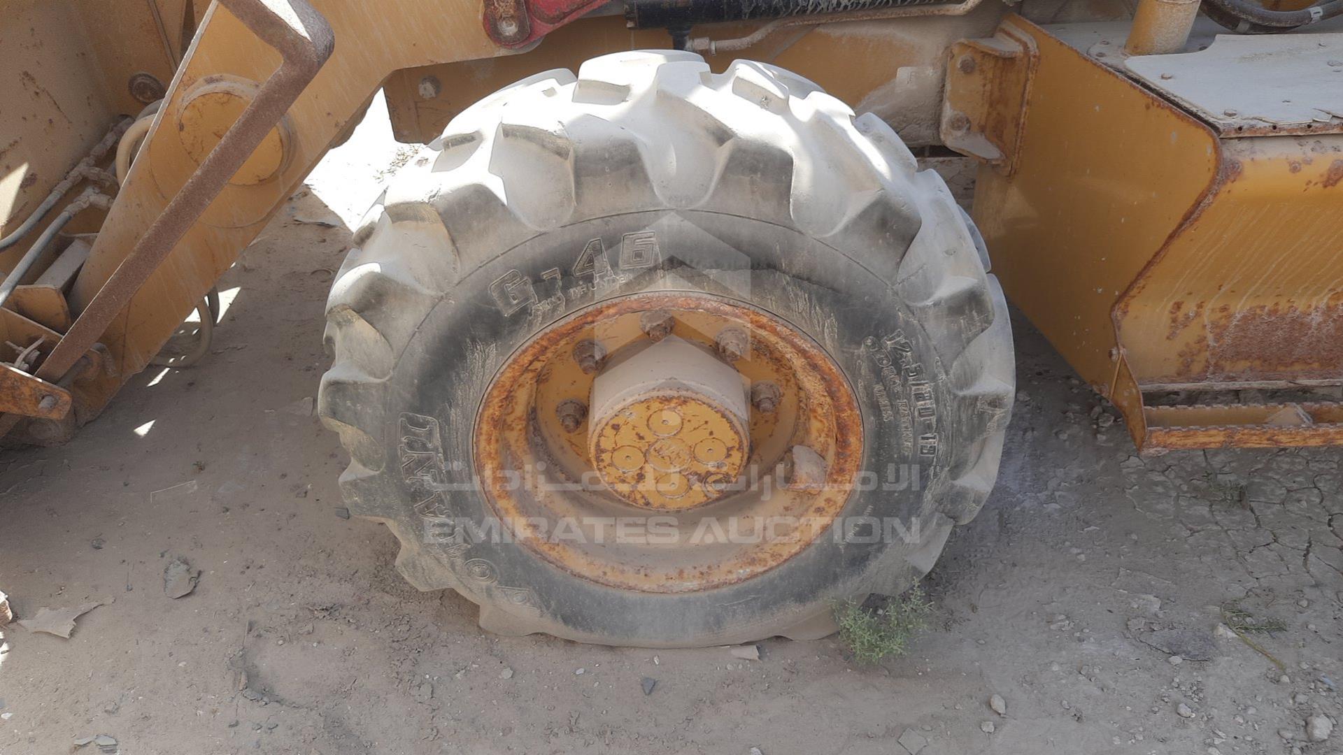 2011 CATERPILLAR 422E VIN: CAT0422EVMAW00837