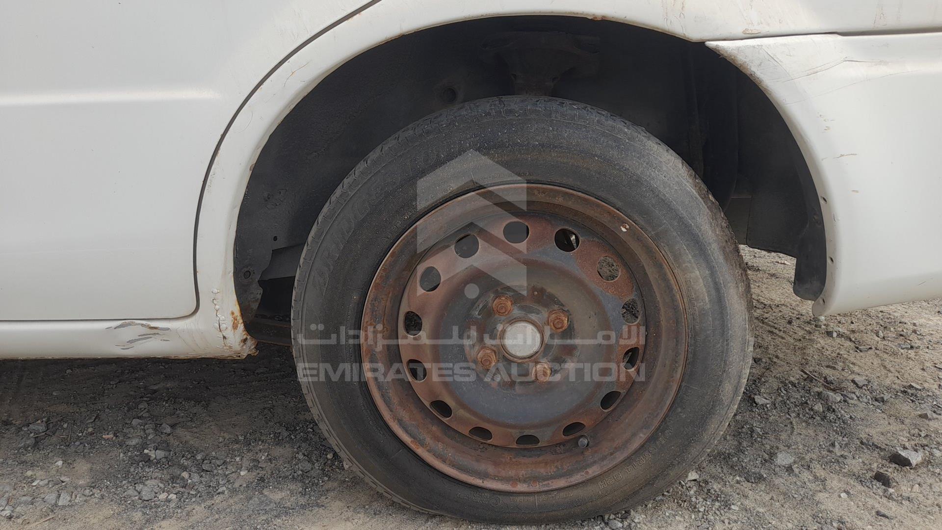 2004 MAZDA 323 VIN: JM7BJ12M441226477