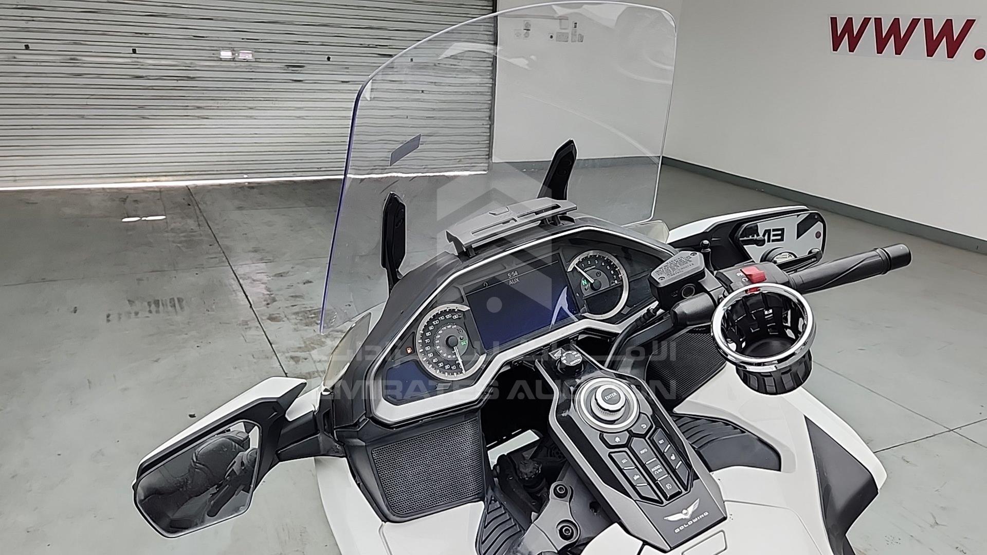 2018 HONDA GL 1800 VIN: JH2SC7959JK003144