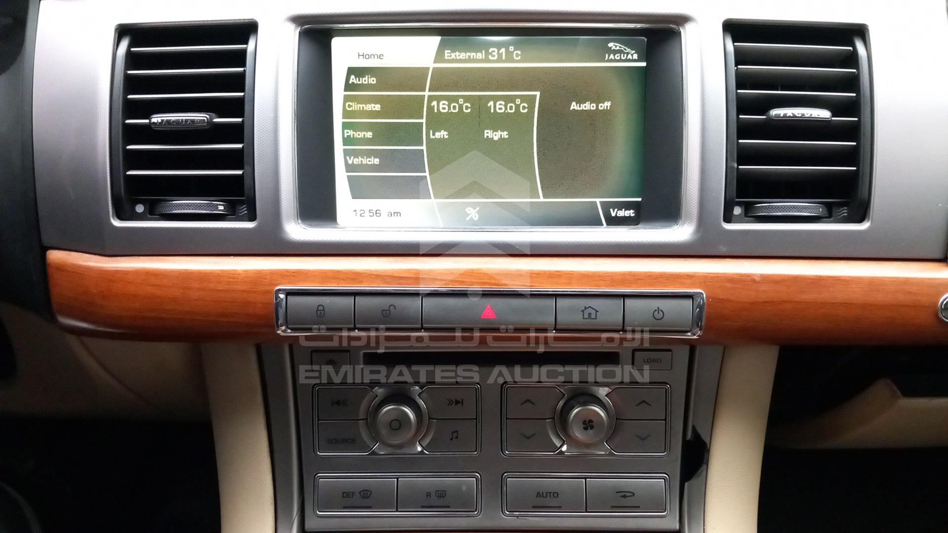 2011 JAGUAR XF VIN: SAJAA05D2BFS04944