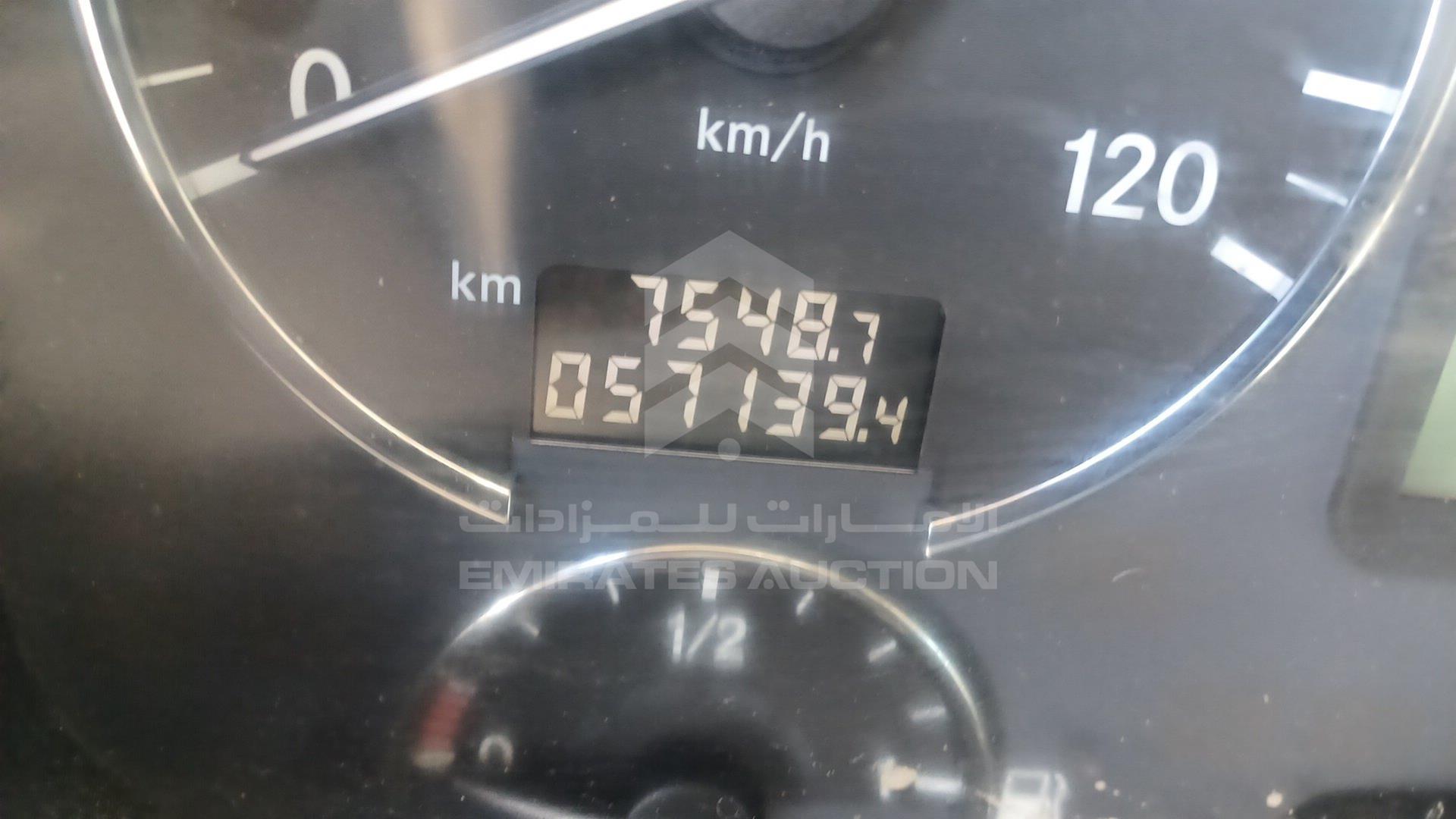 2011 MERCEDES ACTROS VIN: WDAKHCAA0BL590781