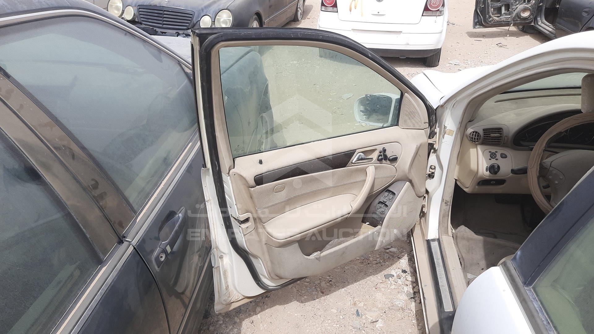 0 MERCEDES C 230 VIN: WDB2030401F632680