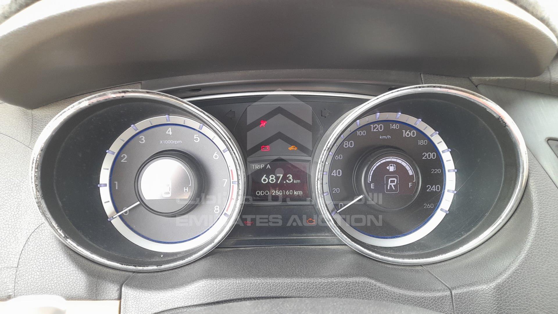 2011 HYUNDAI SONATA VIN: KMHEB41C8BA264933