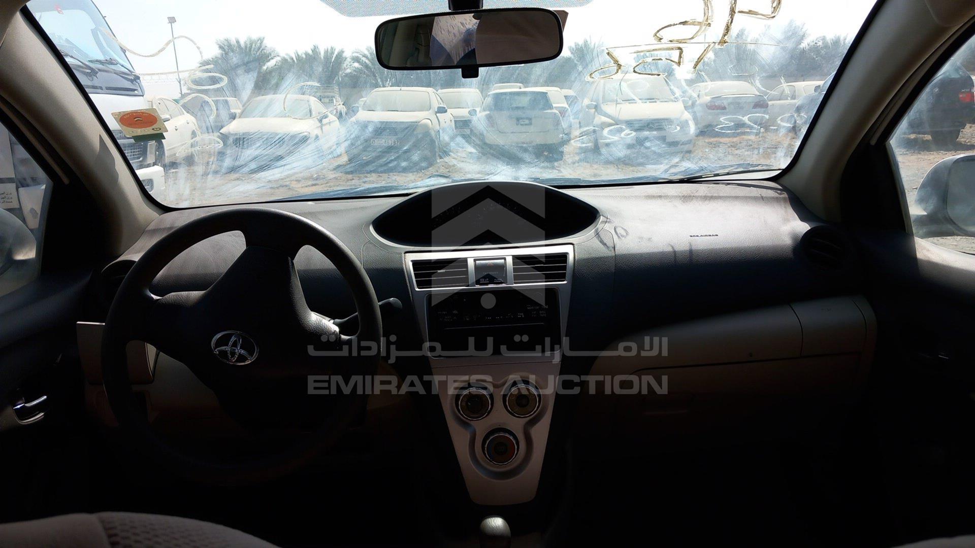 2011 TOYOTA YARIS VIN: JTDBW9236BL002176