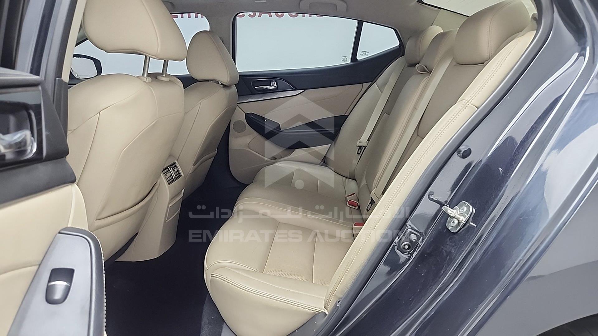 2018 NISSAN MAXIMA VIN: 1N4AA6AP2JC381064