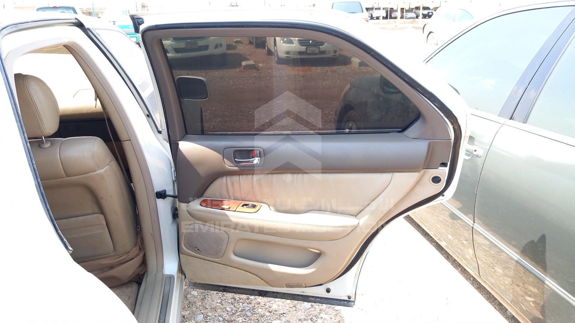 1998 LEXUS LS400 VIN: JT8BH28F2W0127829
