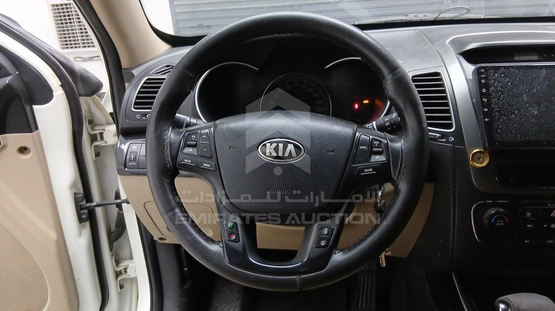 2014 Kia Sorento — Steering & Mounted Controls — Photo 19