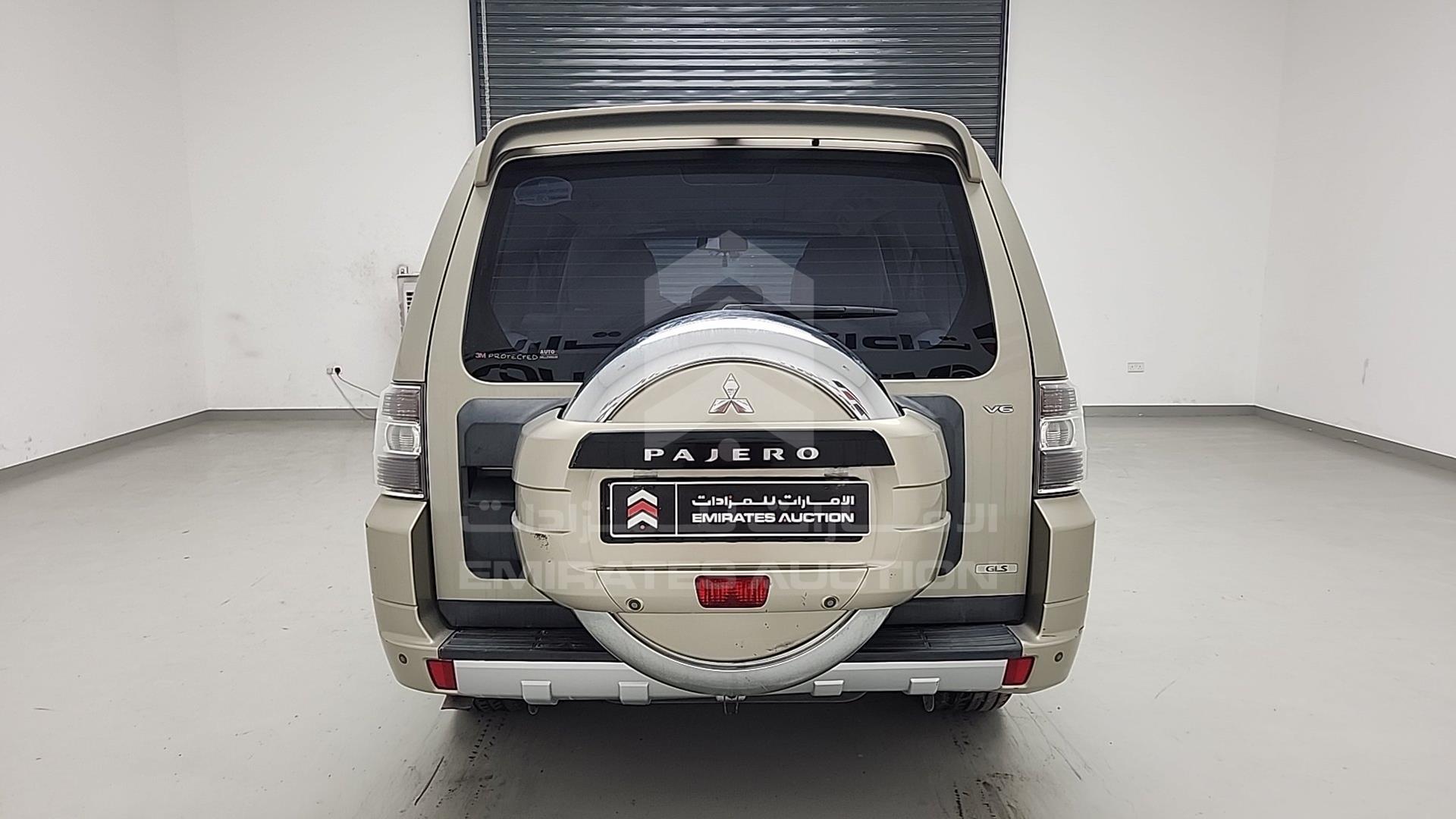 2011 MITSUBISHI PAJERO VIN: JMYLRV95WBJ706502