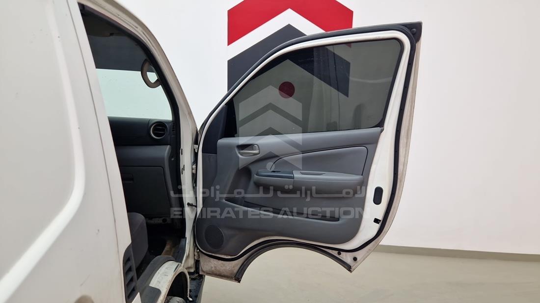 2016 Nissan Urvan — Front Right Door — Photo 19