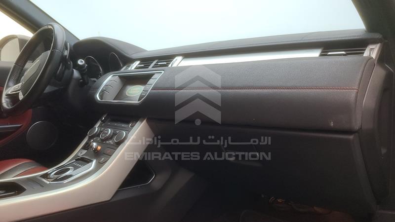 SALVA2BG0EH935397 Auction: EmiratesAuction Lot: 416781 SALVA2BG0EH935397 Range Rover Evoque 2014 WHITE Photo 36