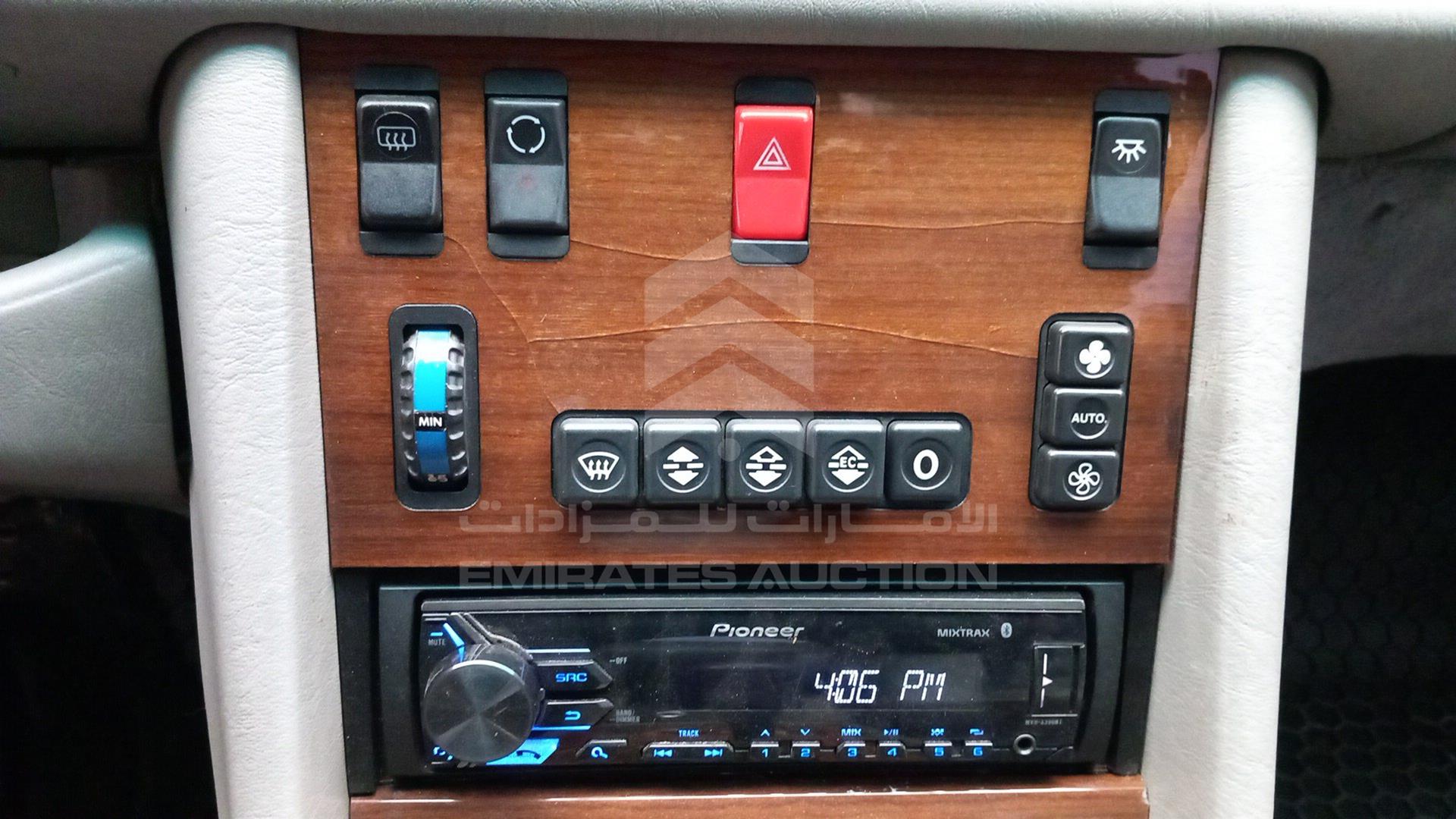 1991 MERCEDES SE 300 VIN: WDBCA24D7MA590747