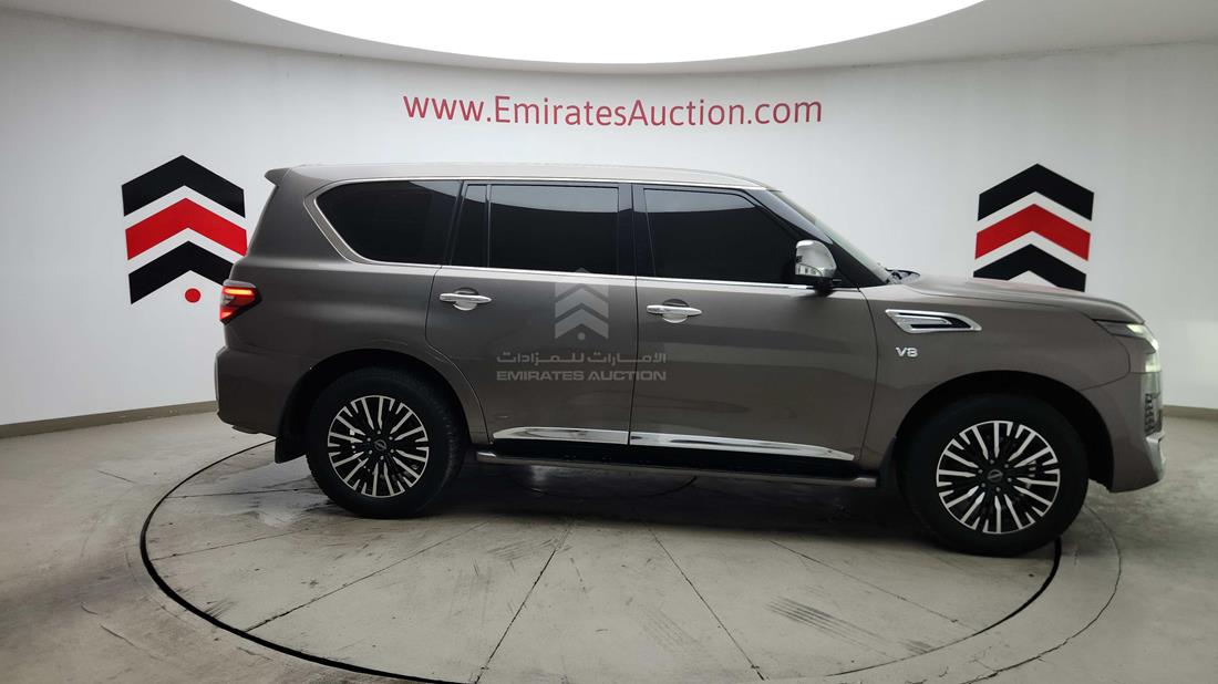 2017 Nissan Patrol — Right Full View — Photo 39