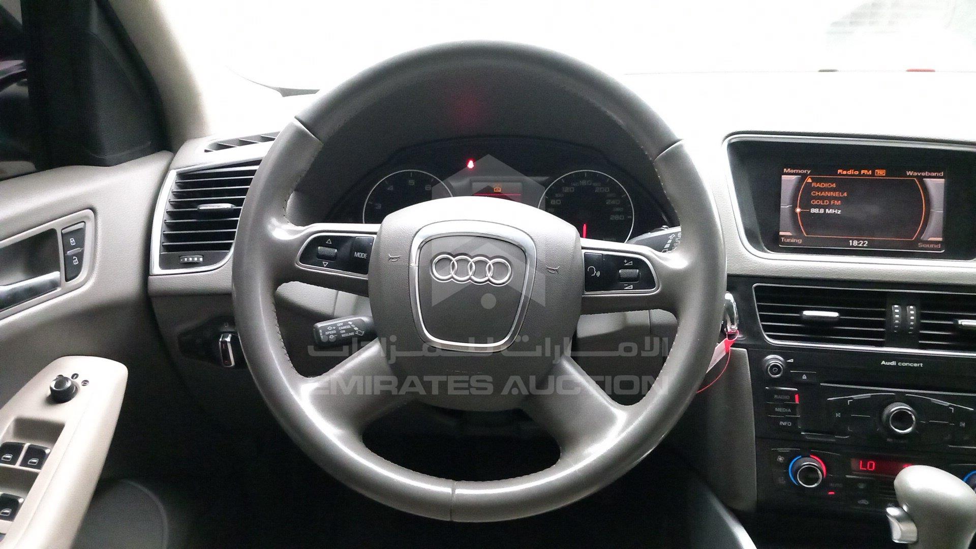 WAUCFC8R2HA042938 - 2011 Audi Q5 - #494286