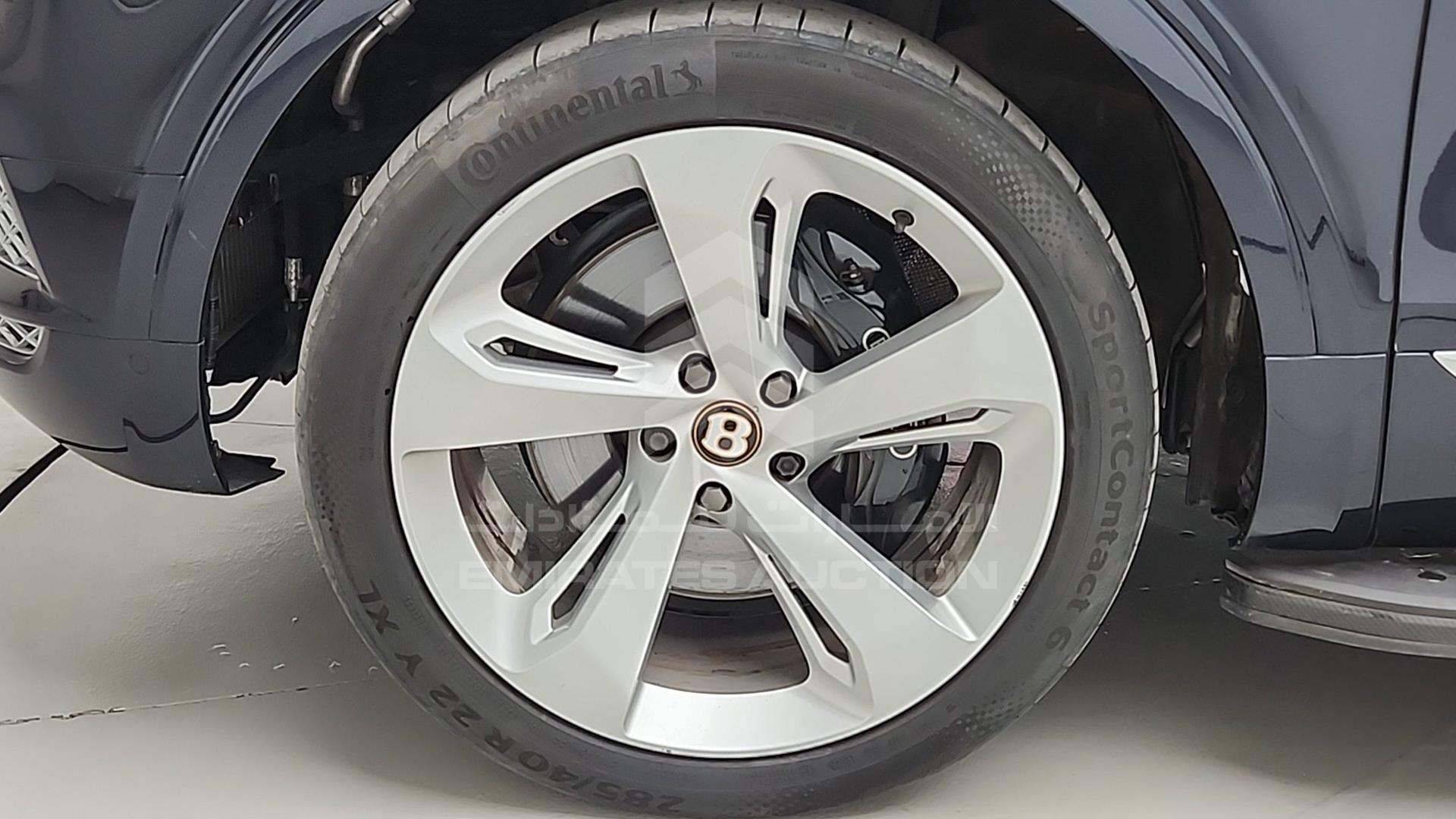 2020 BENTLEY BENTAYGA VIN: SJAAL1ZV6LC030267