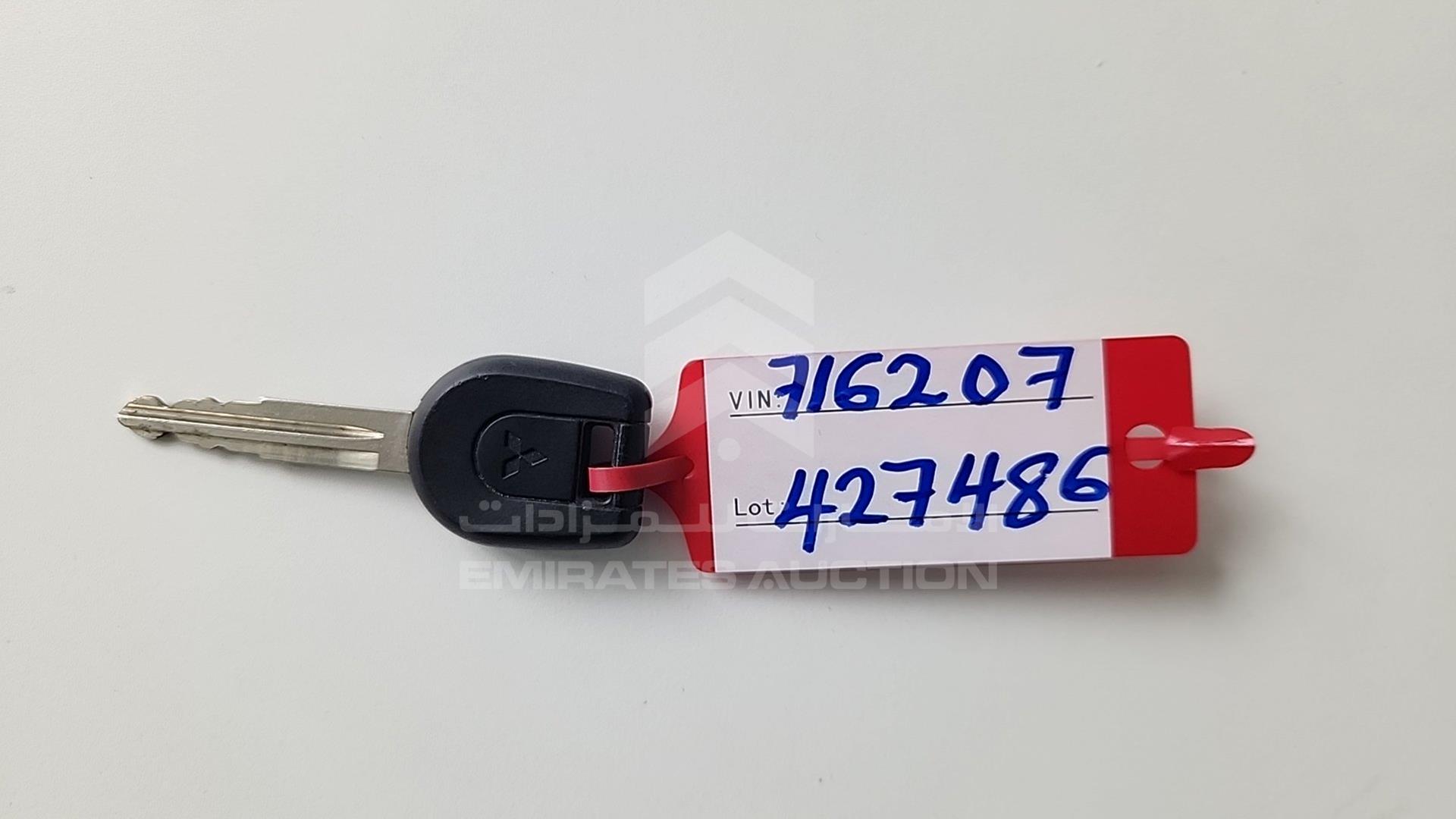2010 MITSUBISHI PAJERO VIN: JMYLRV95WAJ716207