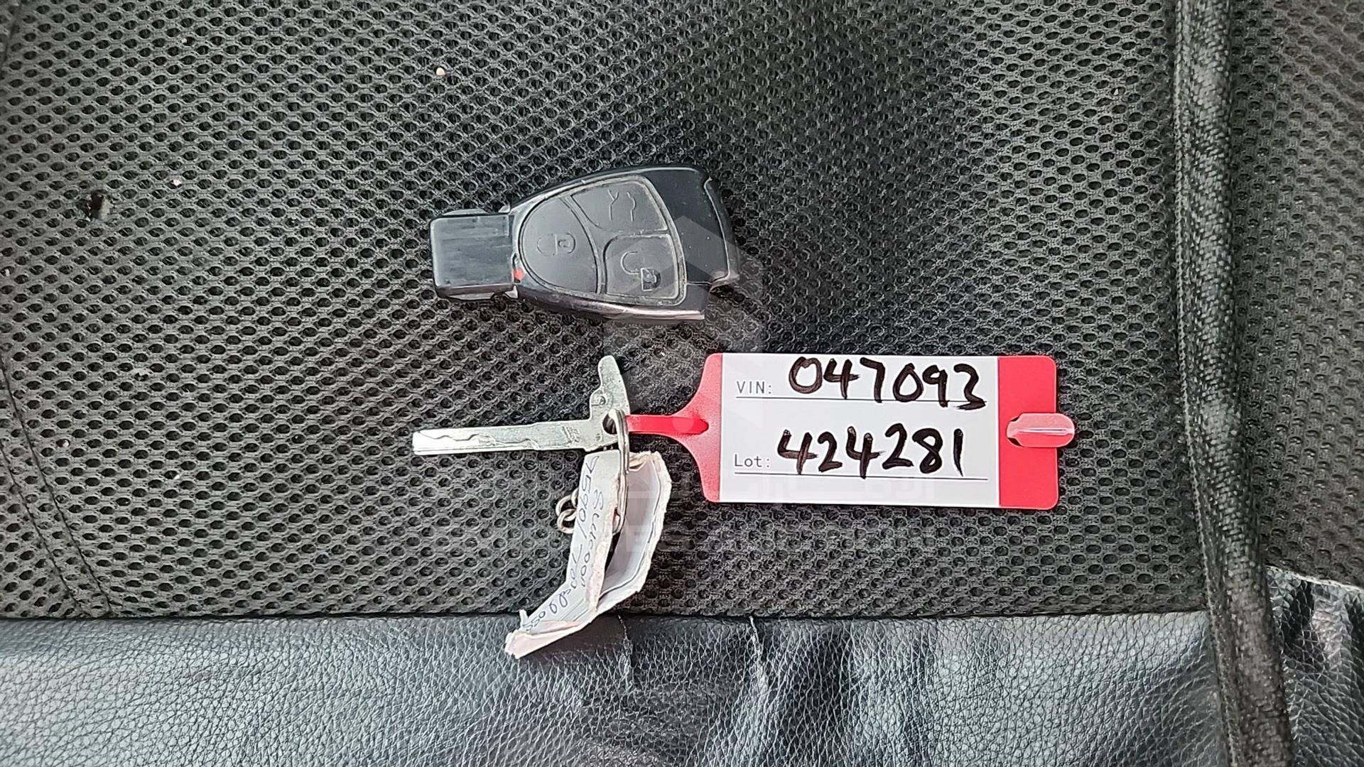 2003 MERCEDES E320 VIN: WDB2110651A047093