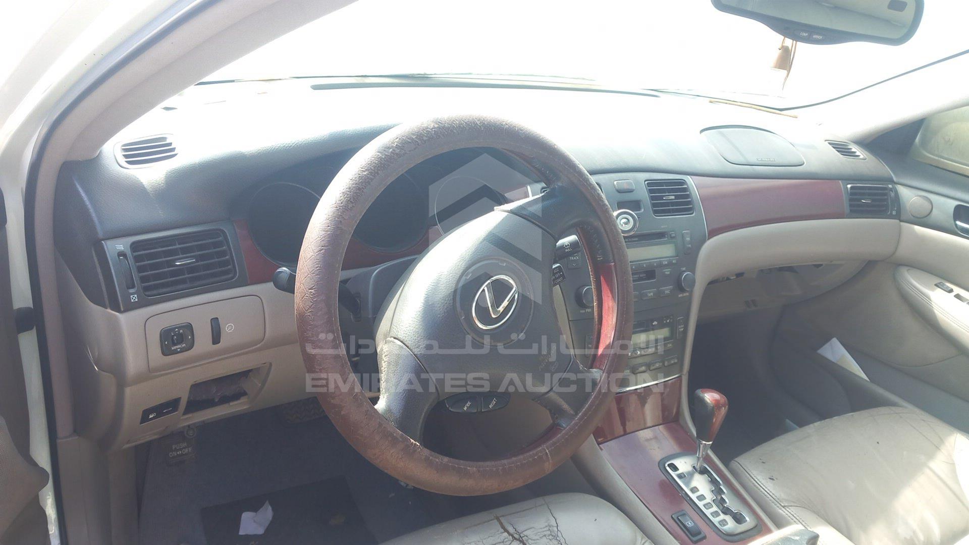 2004 LEXUS ES 330 VIN: JTHBA30GX40014030