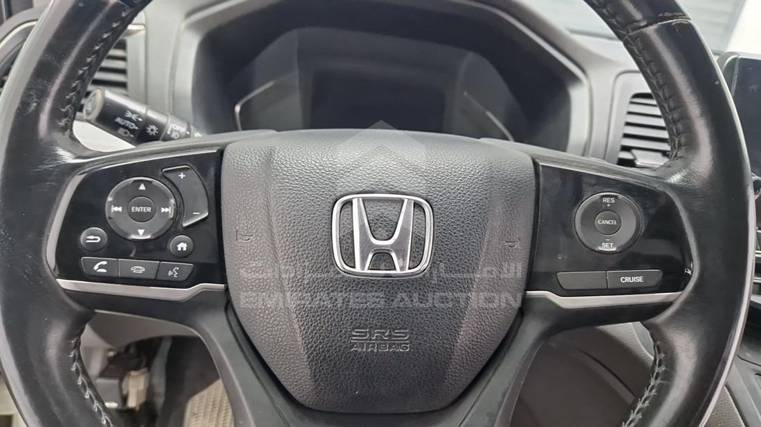 2018 Honda Odyssey — Steering & Mounted Controls — Photo 18