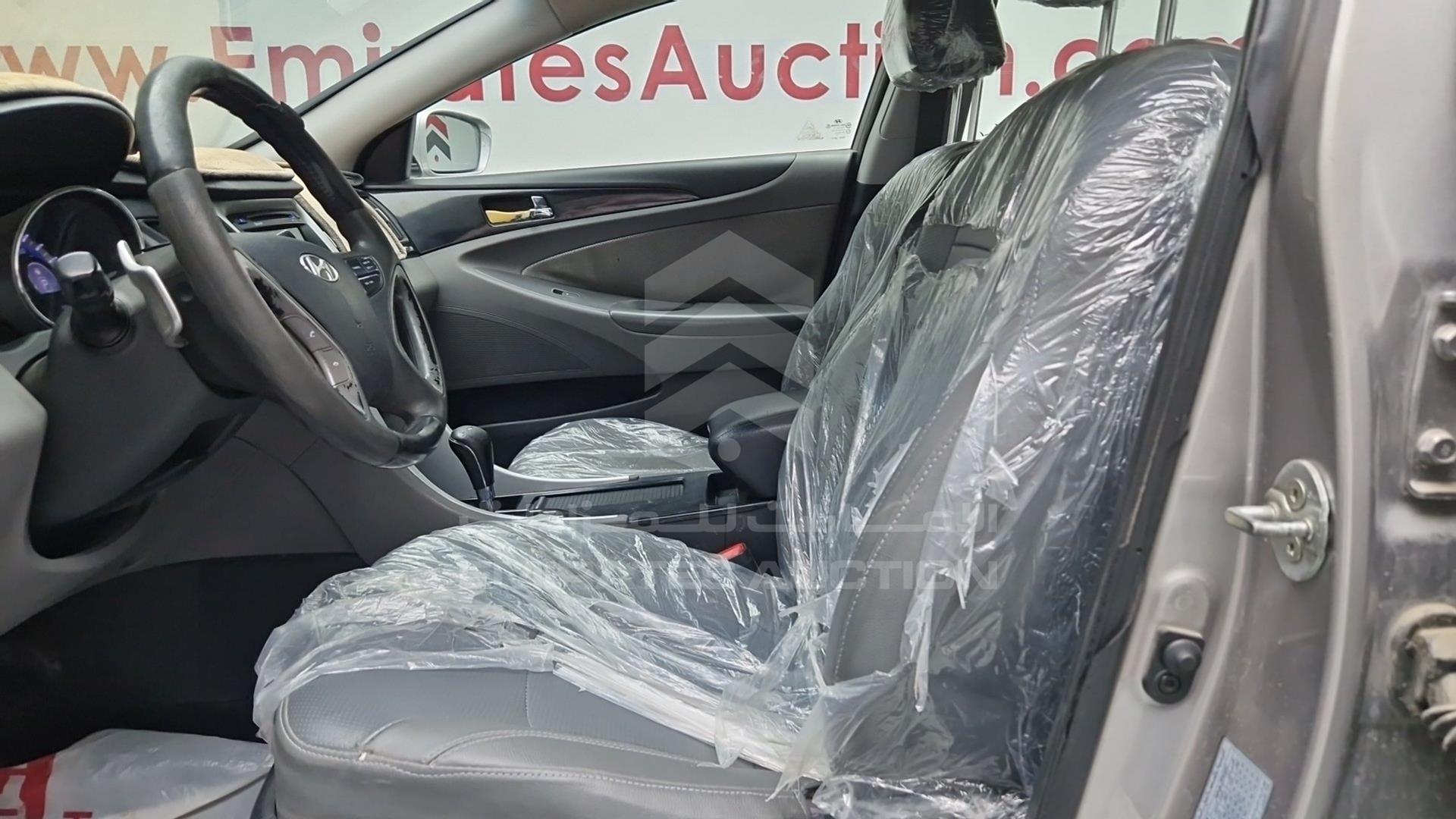 2012 HYUNDAI SONATA VIN: KMHEC41C2CA388372