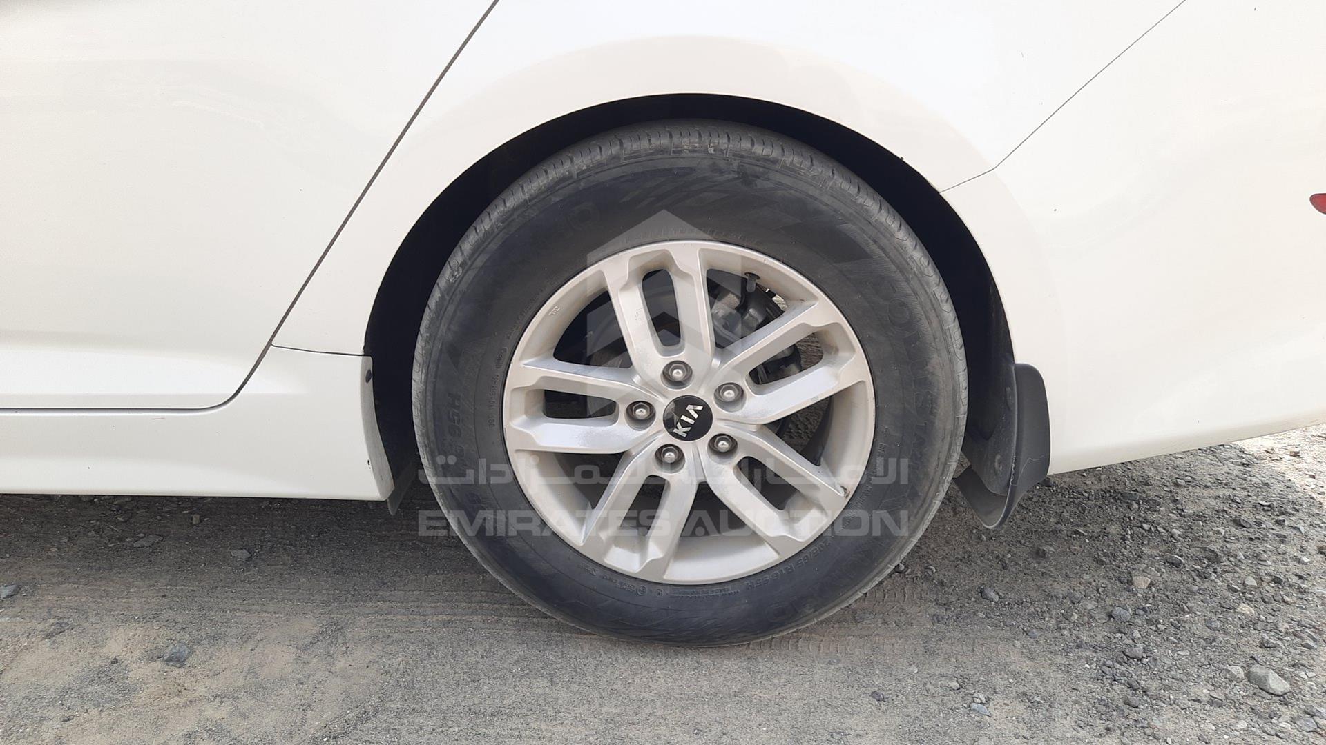 2015 KIA OPTIMA VIN: KNAGM4192F5554589