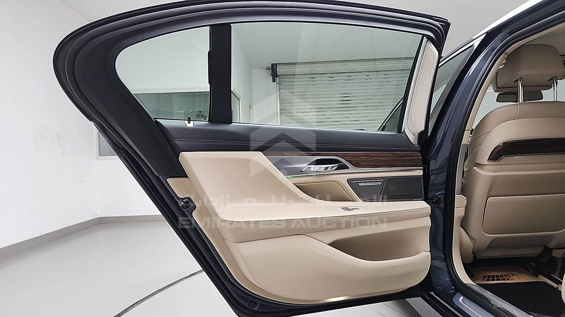 2016 BMW 740 VIN: WBA7E2C59GG546751