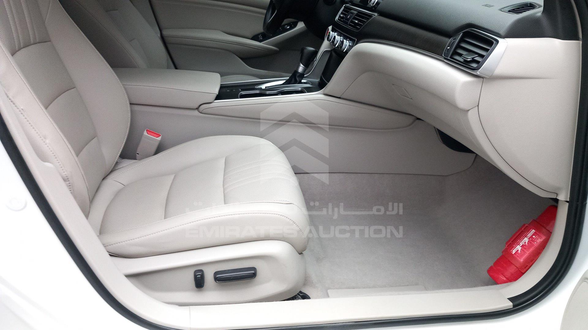 2022 HONDA ACCORD VIN: 1HGCV1661NA600576