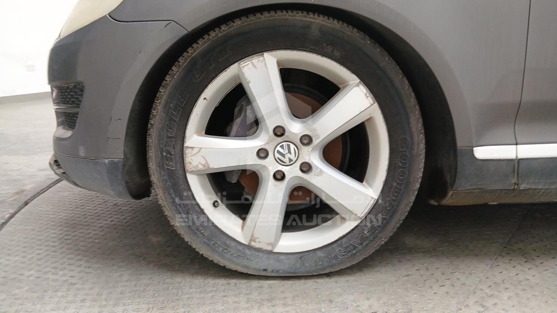 2008 Volkswagen Touareg — Front Left Tyre — Photo 29