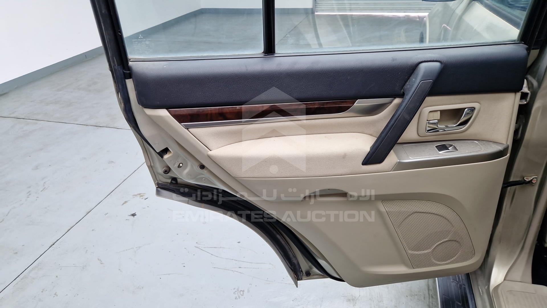 2013 MITSUBISHI PAJERO VIN: JMYLRV95WDJ704393