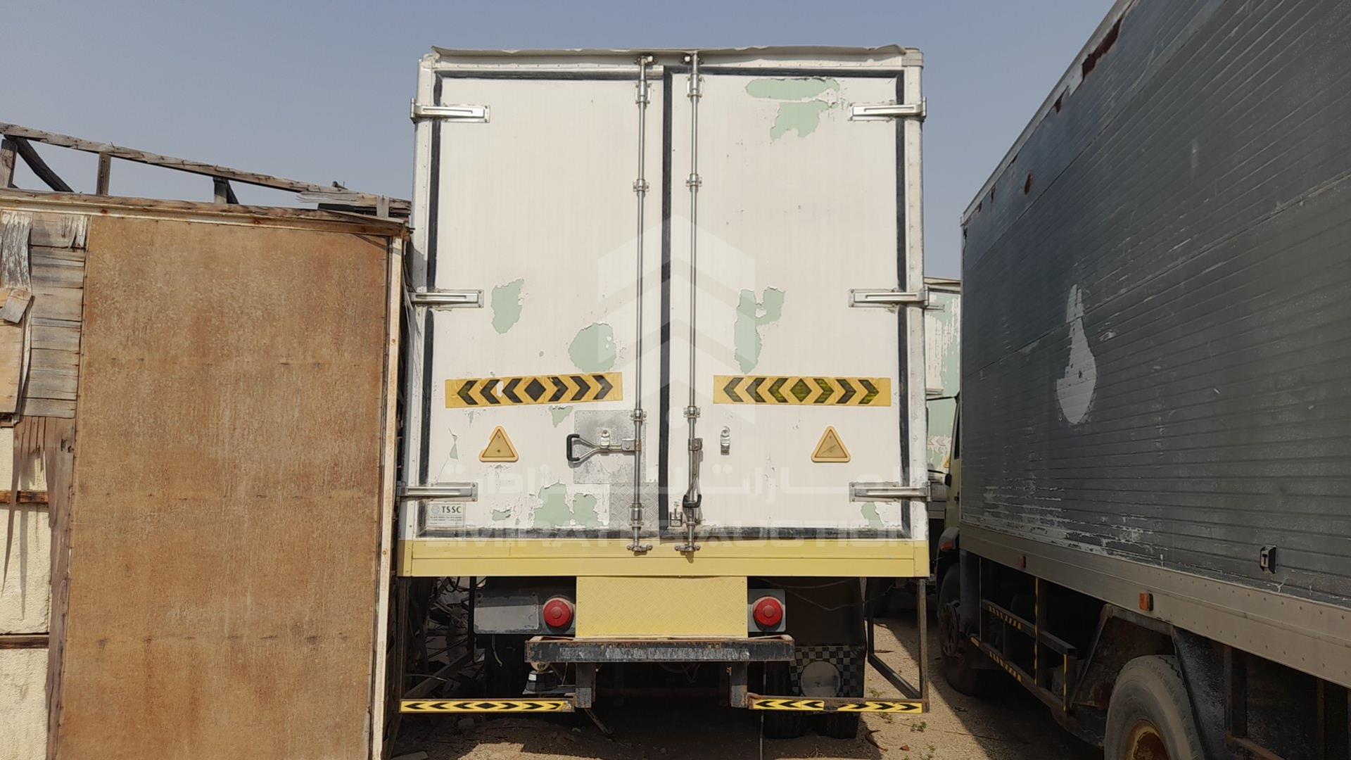 0 RENAULT --- VIN: VF633AXB02E102837