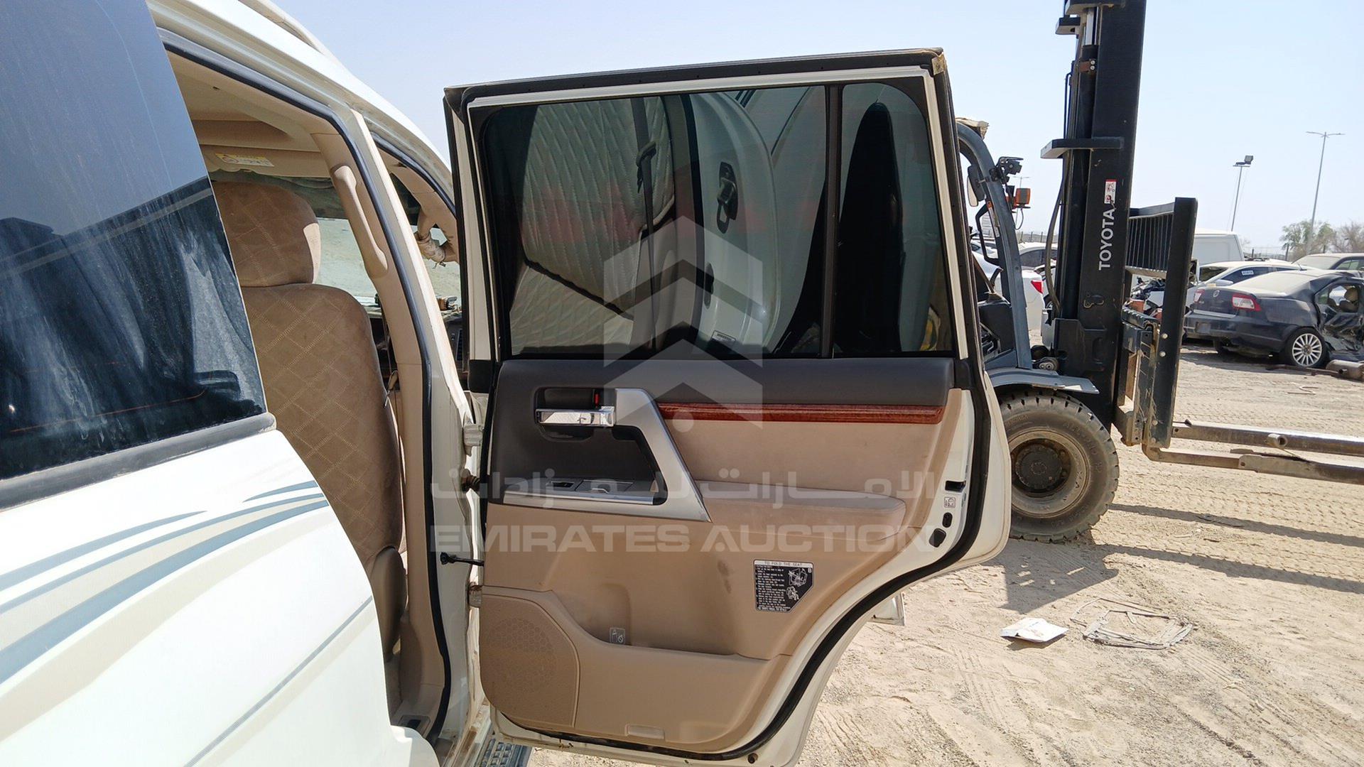 2015 TOYOTA LAND CRUISER VIN: JTMHY05J1F4035936