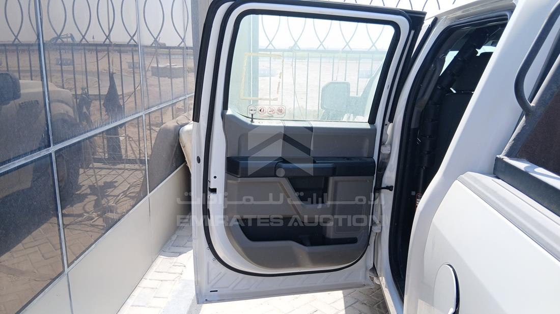 فورد اف 150 2019 — الباب الخلفي الأيسر — صورة 19