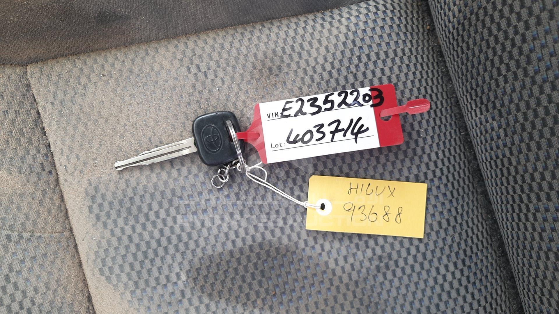 2014 TOYOTA HILUX VIN: MR0EX12G9E2352203